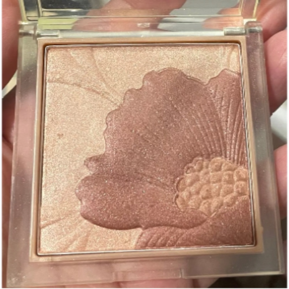 Clinique fresh bloom allover colour 03 almond blossom